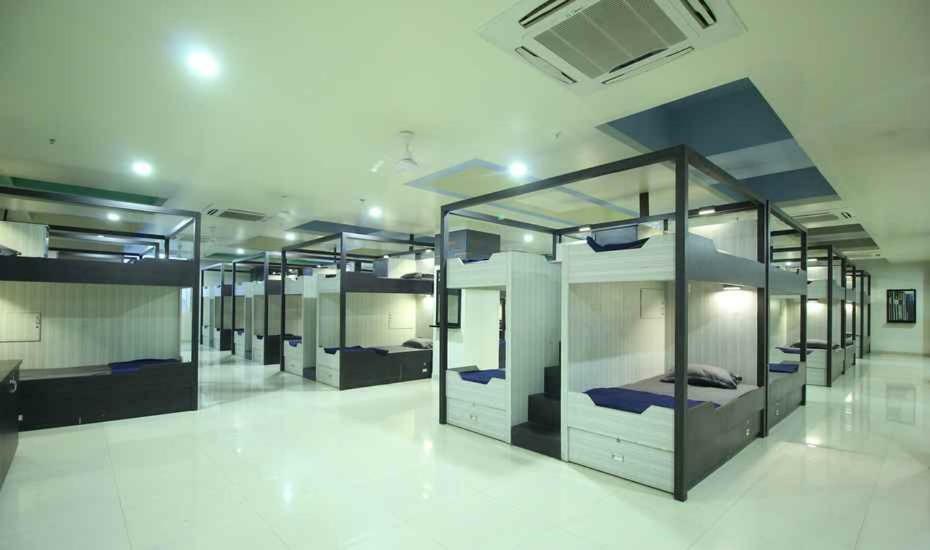In & Out Dormitory Ahmedabad Luaran gambar
